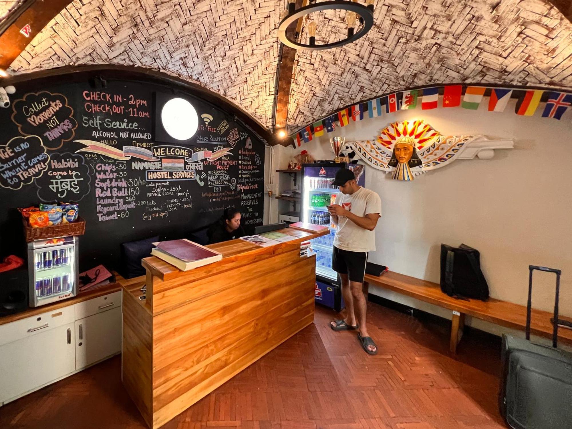 Backpacker Cowies Mumbai Exterior photo