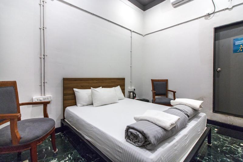 Backpacker Cowies Mumbai Exterior photo